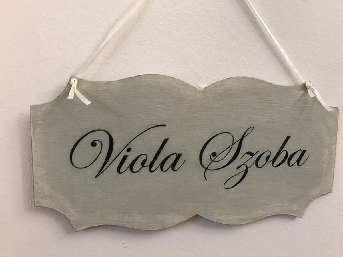 Szoba kétszemélyes ággyal - saját fürdőszobával